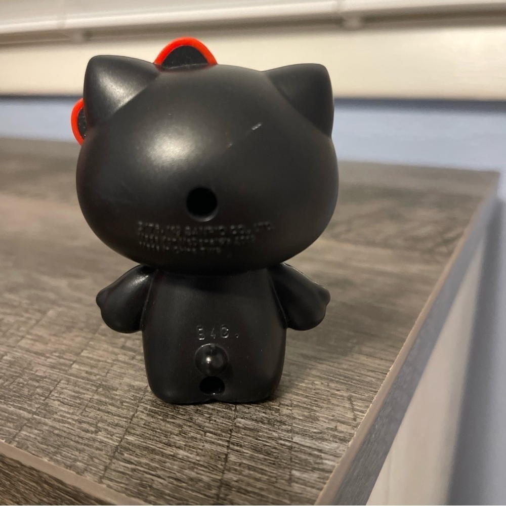 McDonald's "Hello Kitty Skeleton" Glow
In The Dark Mini Figure Toy 2019 No Mask - Picture 3 of 9